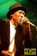 Alton Ellis (Jam) with Soulfood International 11. This Is Ska Festival, Wasserburg Rosslau 23. Juni 2007 (13).jpg